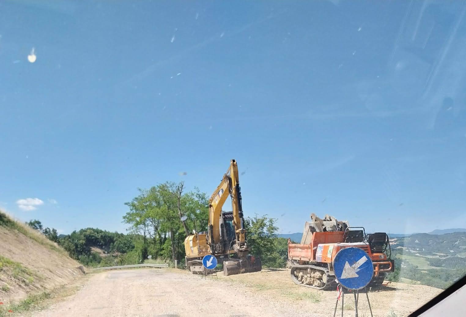 SP21 TREBBIO NEL COMUNE DI MODIGLIANA: IN CORSO LAVORI STRUTTURALI PER RIPRISTINARE LA VIABILITA' A SEGUITO DELL'ALLUVIONE