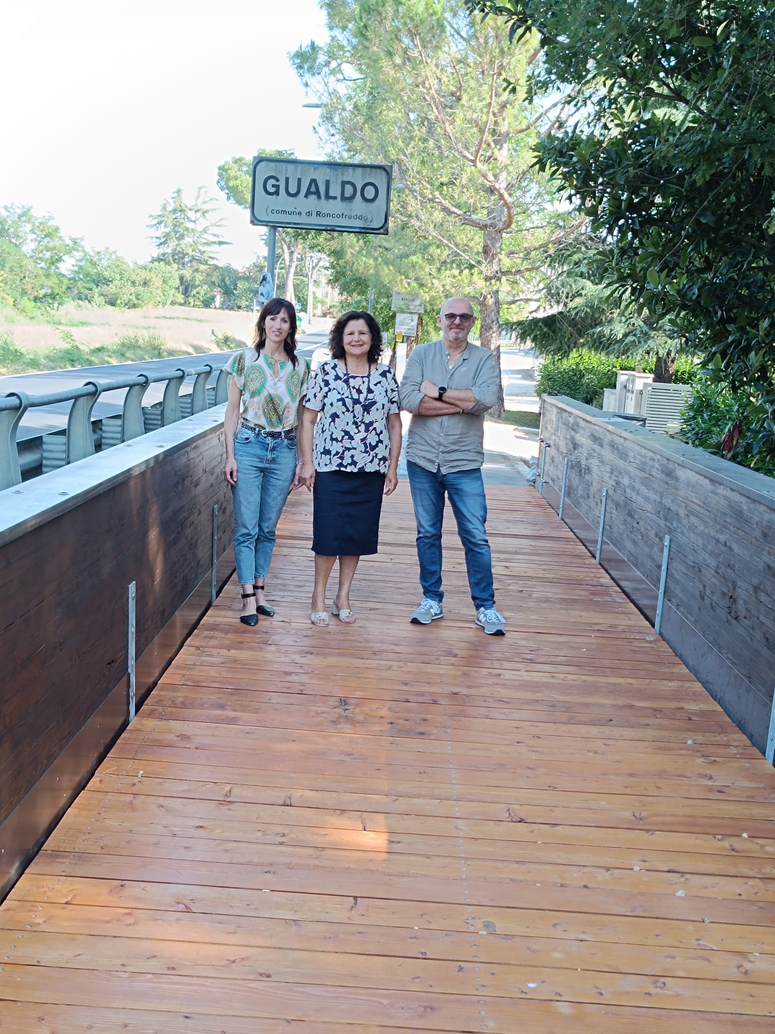 CONSEGNATA LA PASSERELLA CICLO PEDONALE SUL TORRENTE ANSA AL COMUNE DI RONCOFREDDO